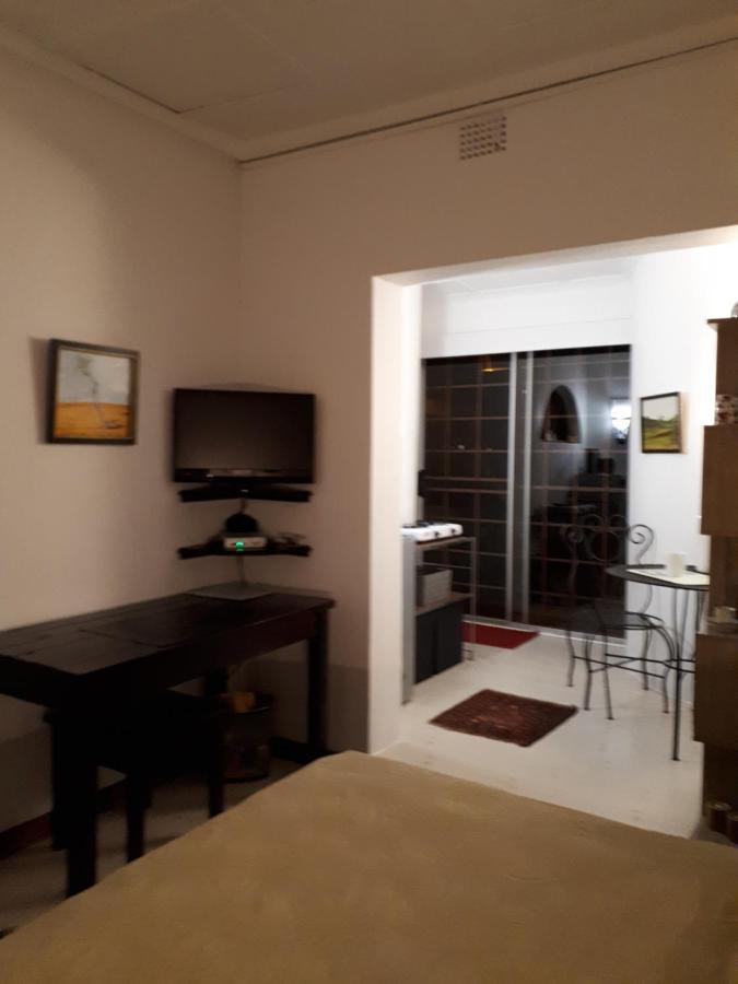 Hotel a La Fugue Upington Exterior foto
