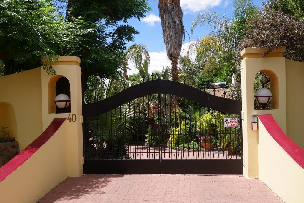 Hotel a La Fugue Upington Exterior foto
